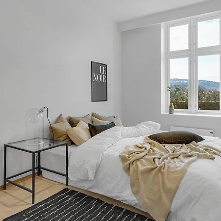 Superior 4 Bedroom Apartment *